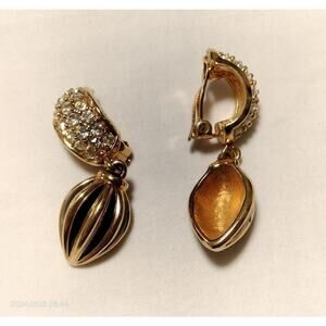 Swarovski Gold Tone Black Teardrop Dangle Crystal clip on earrings Cassic Swan